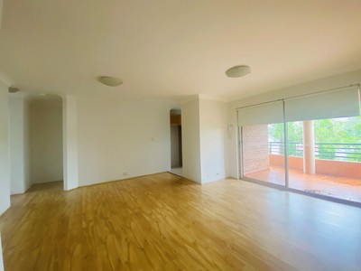 Renovated 2 bedroomunit, in prime location