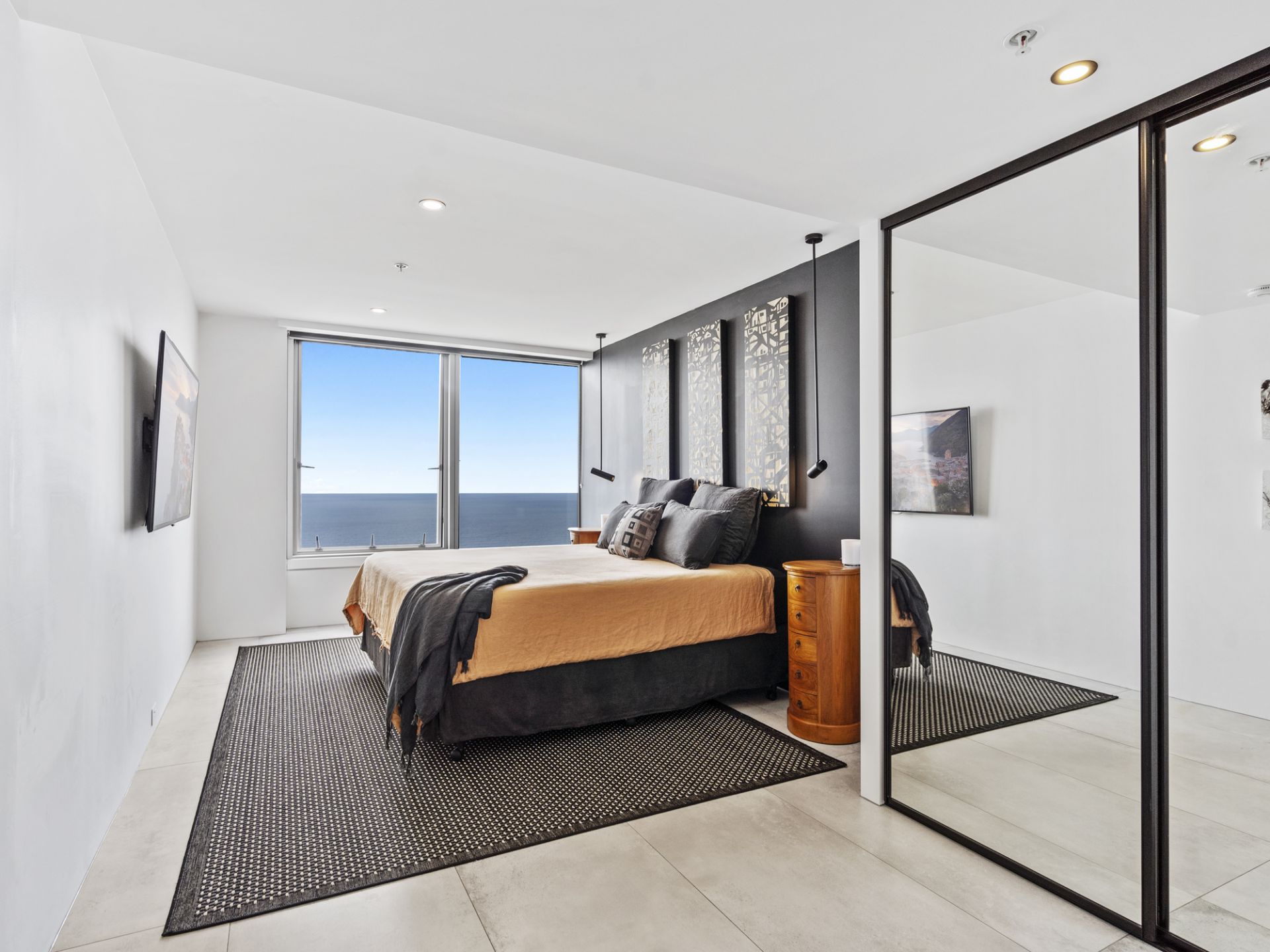 6402/9 Hamilton Avenue, Surfers Paradise - Image 1