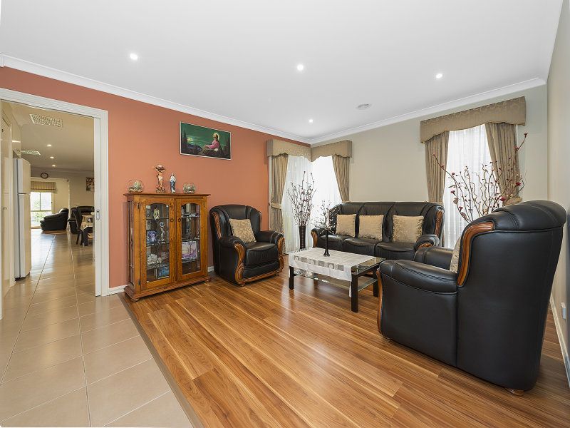 9 Paringa Avenue SOUTH MORANG, South Morang - Thumbnail 5