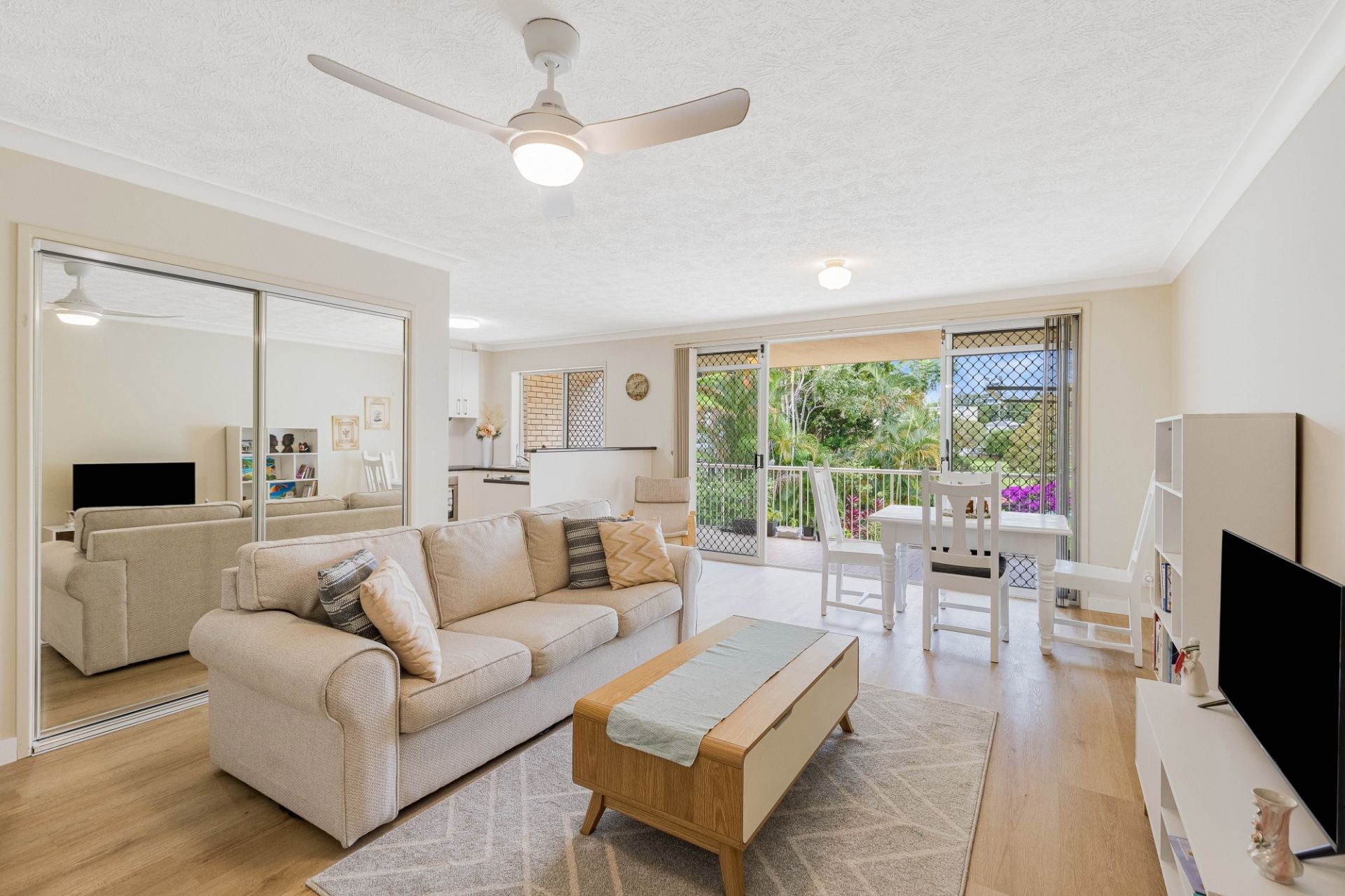 8/54 Dutton Street Coolangatta QLD, Coolangatta - Thumbnail 2
