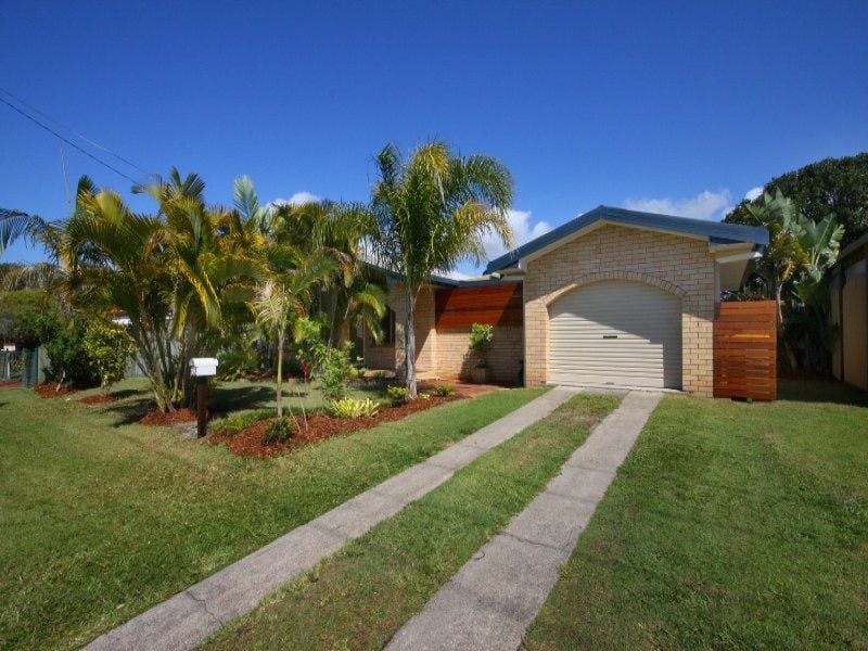 32 Saleng Crescent WARANA QLD, Warana - Thumbnail 2