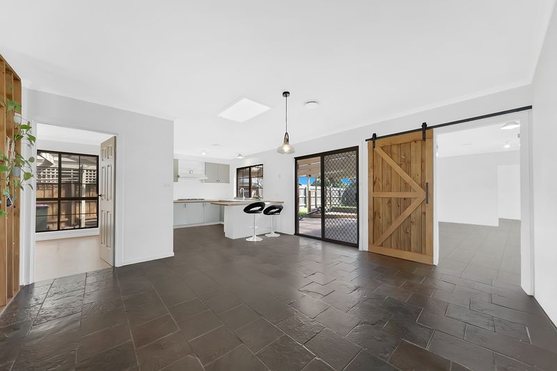 FAMILY HOME IN GREAT LOCATION!
