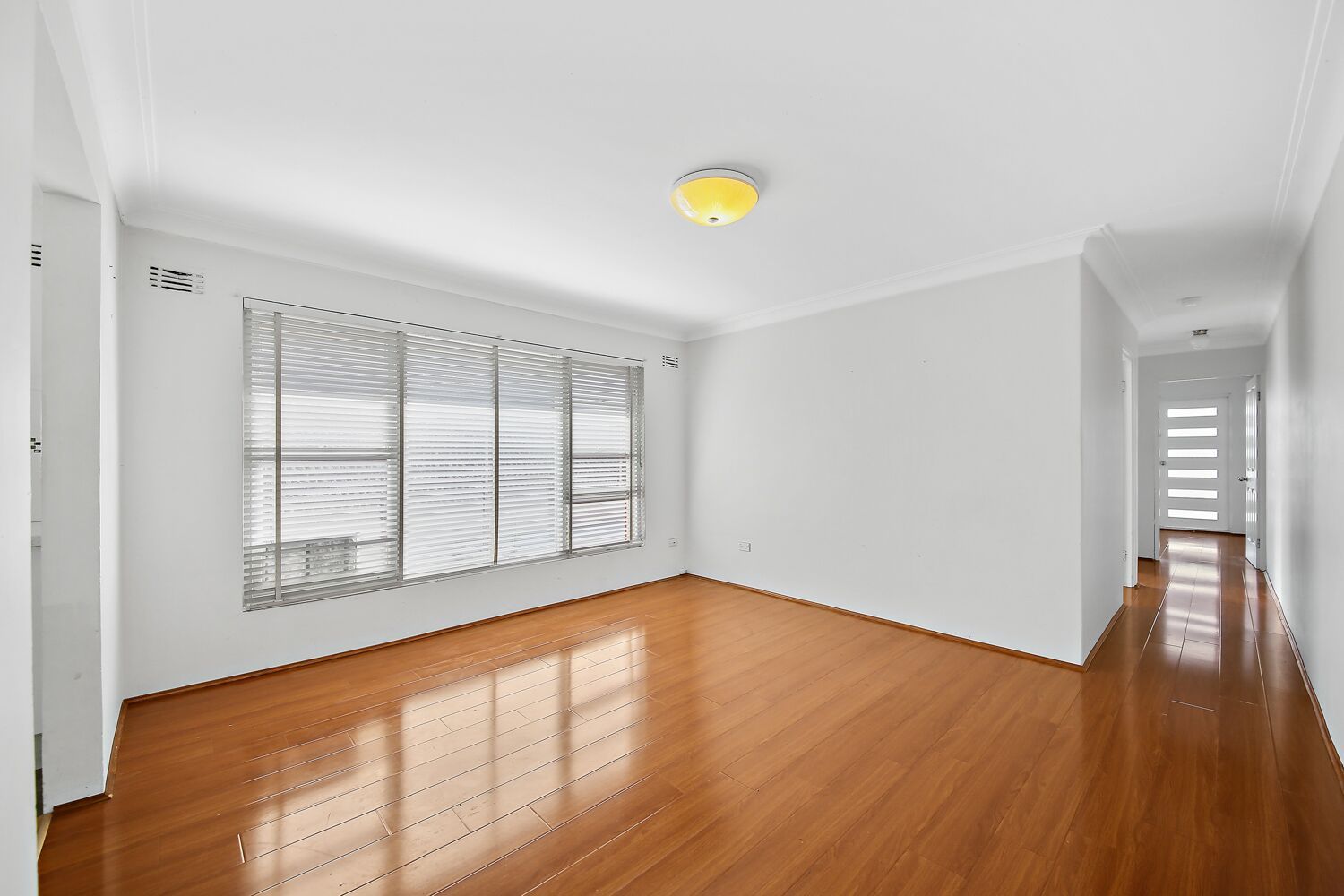 Light and Airy Renovated 2 Bedroom Unit