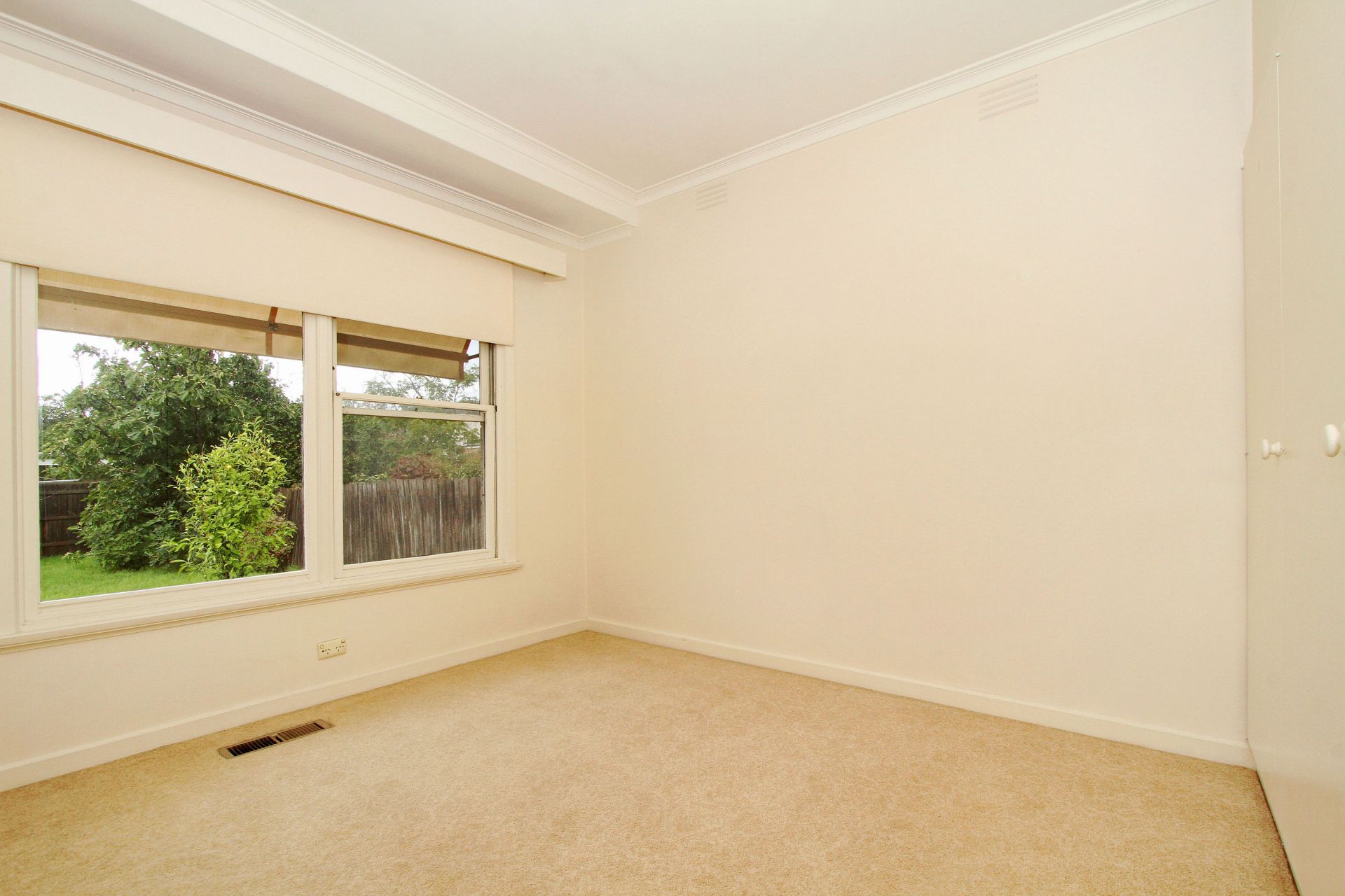 The perfect Kew home in the perfect Kew position! 
* 6 Month Lease*