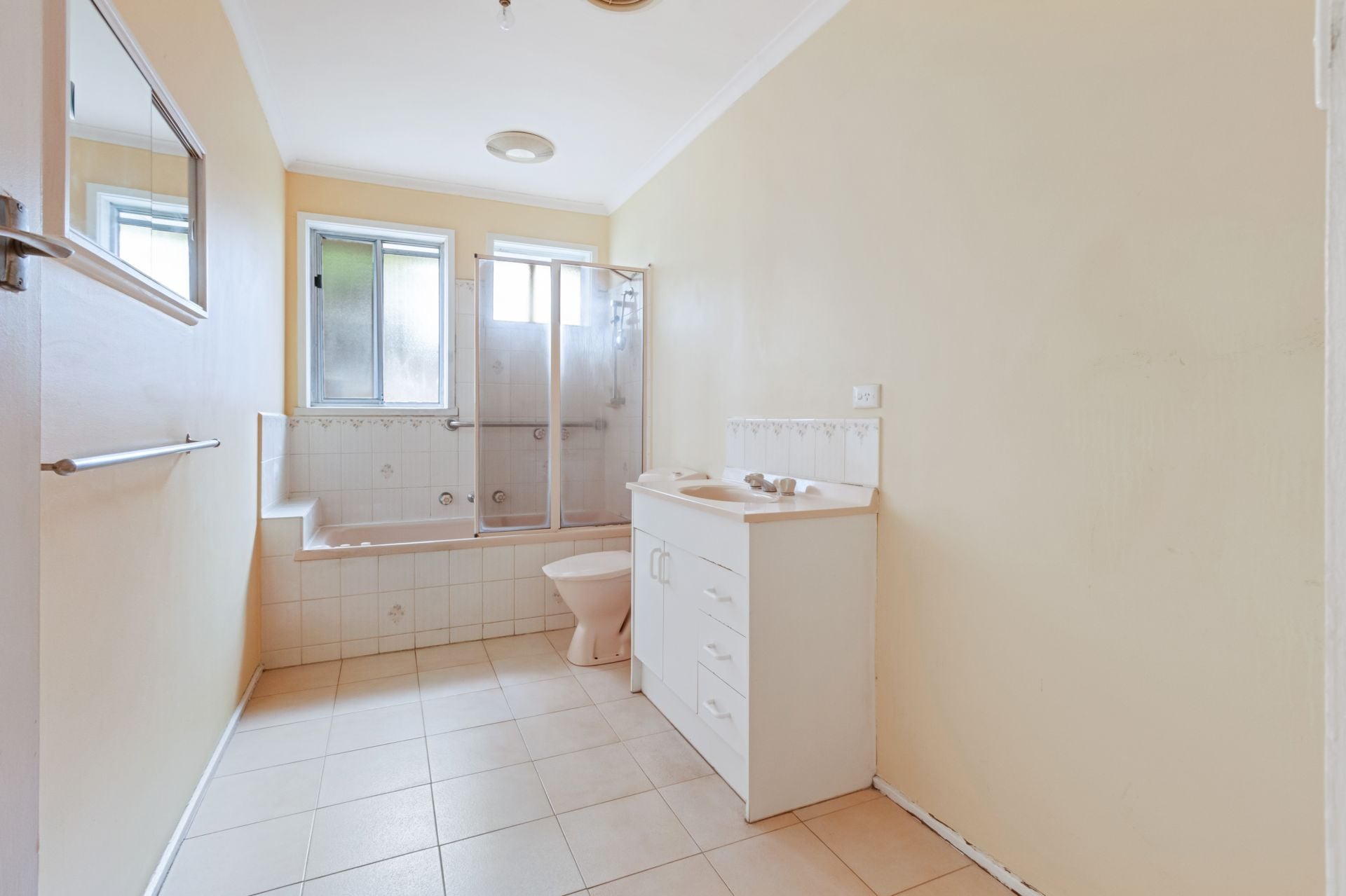 LIGHT, BRIGHT & SPACIOUS