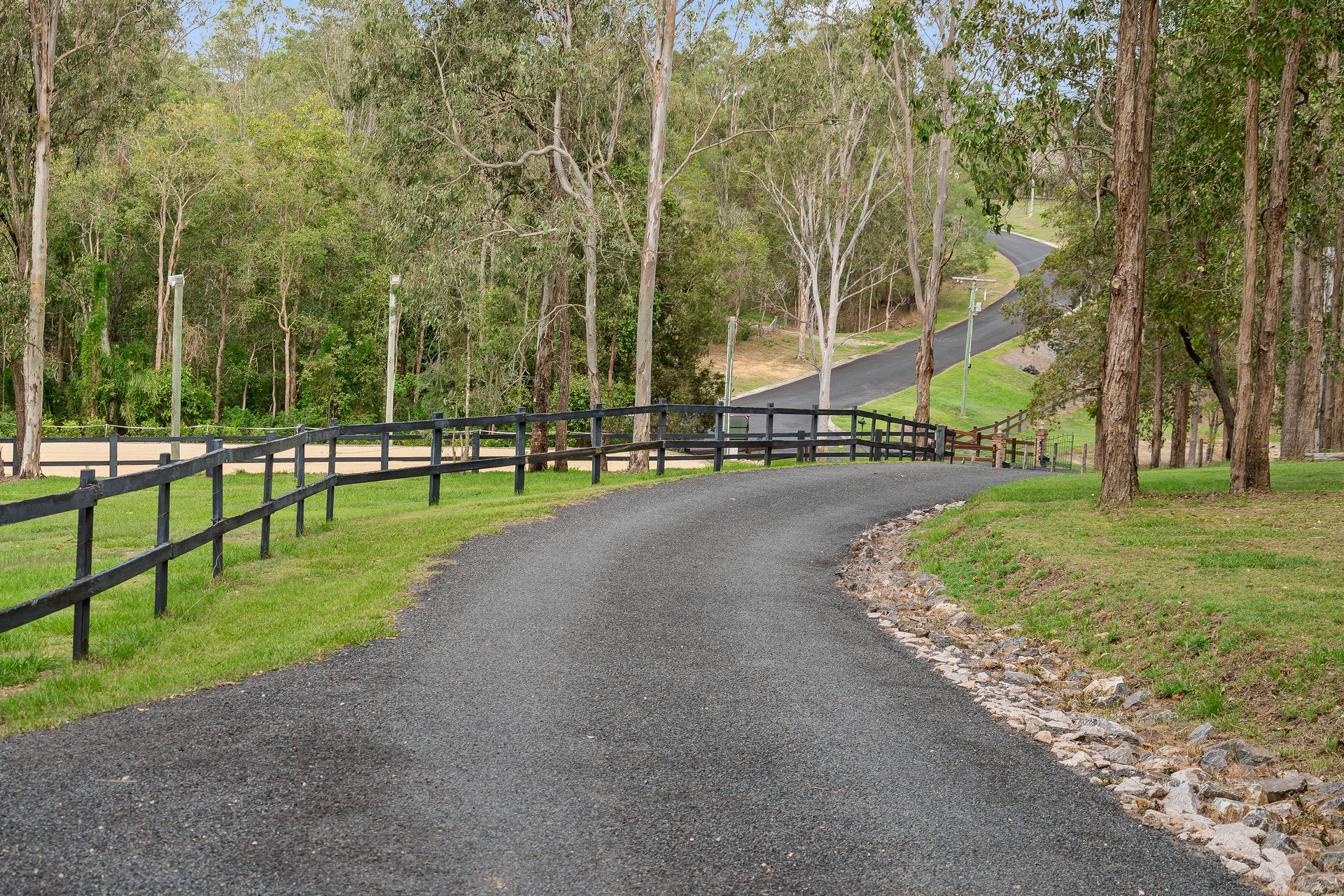 Real Estate For Sale 10 Arnan Court Samford Valley , QLD