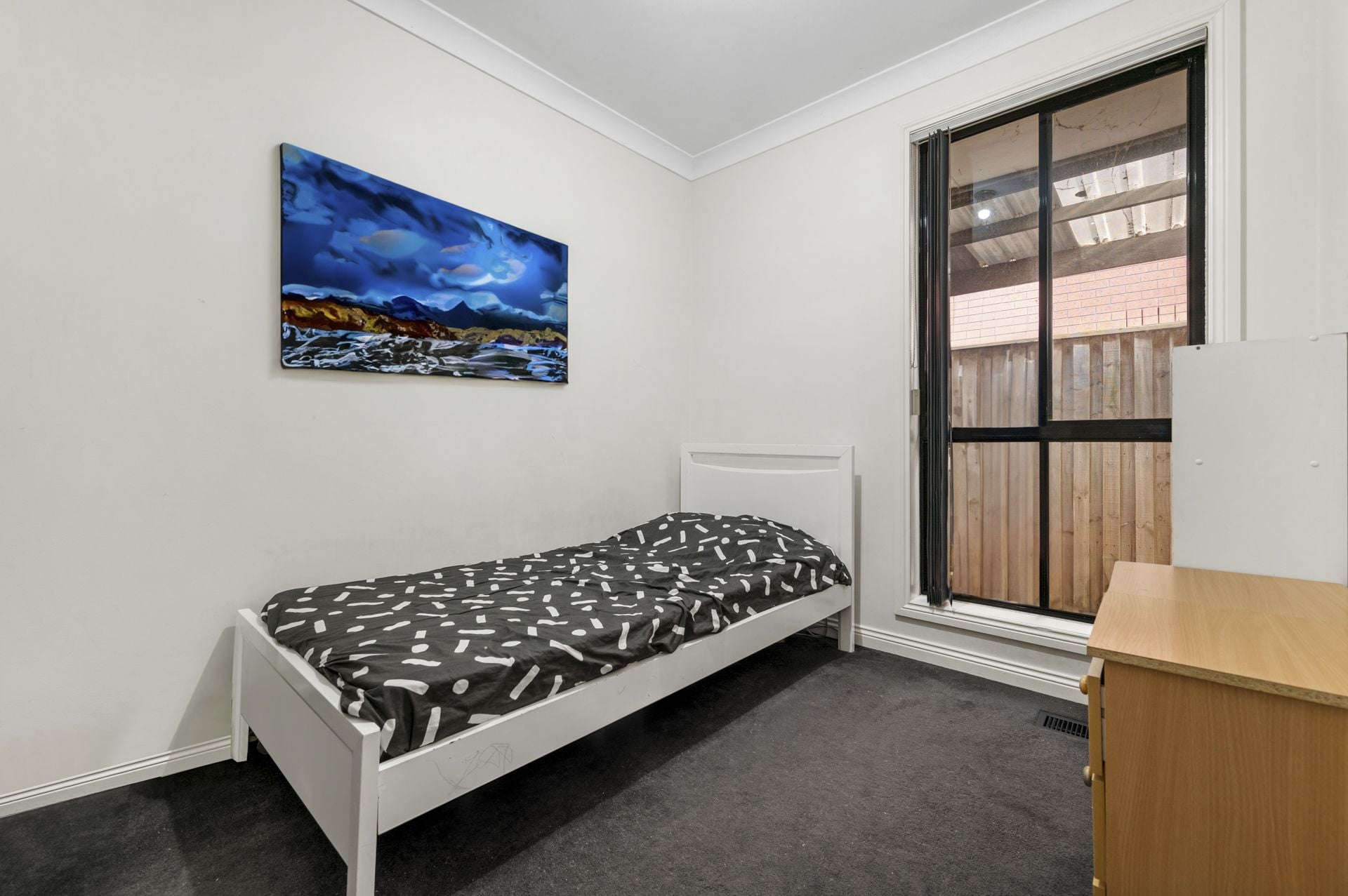 NO CORPORATE FEES -  3 BEDROOM UNIT/HOME