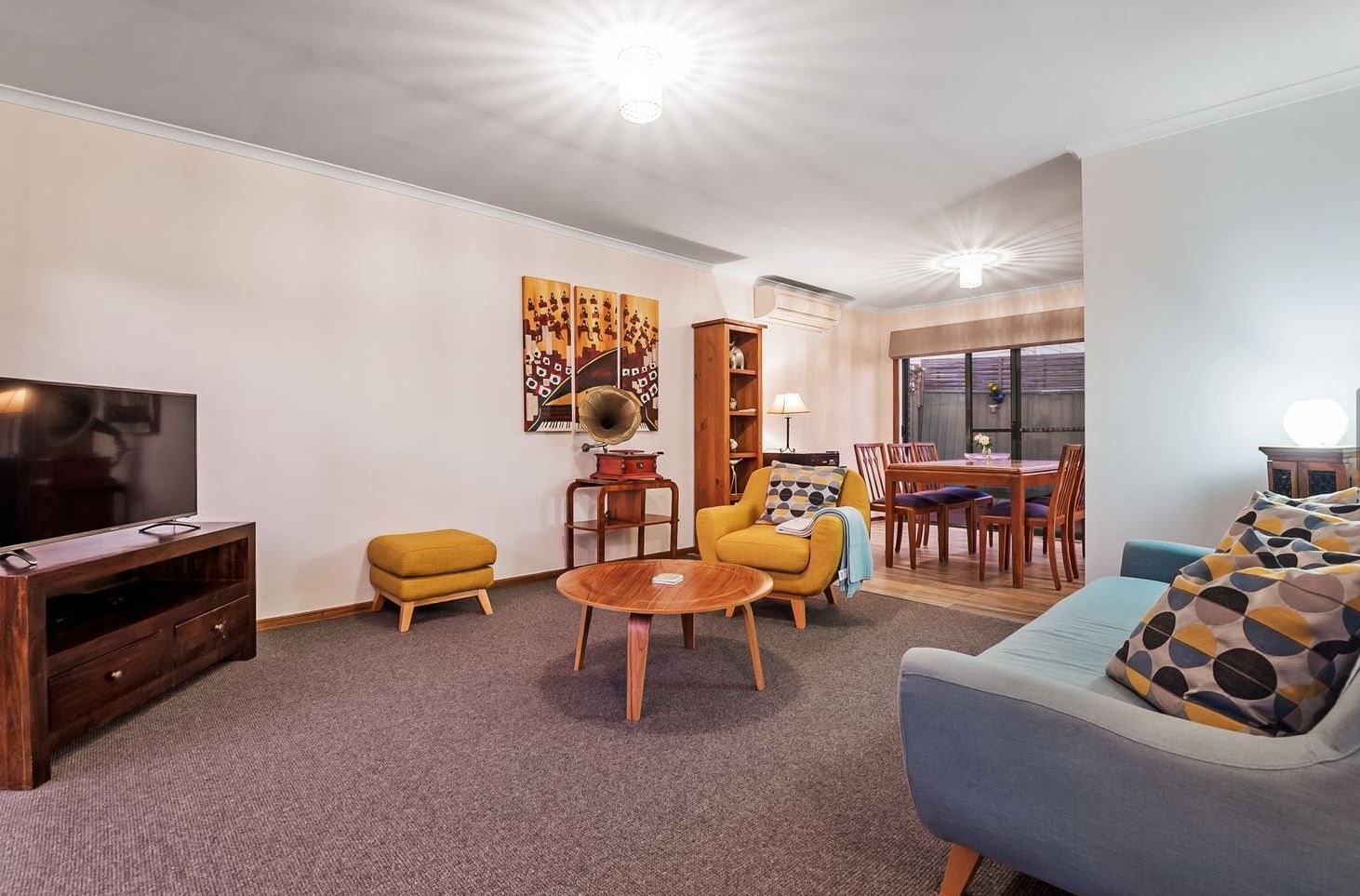 IDEAL LIVING, LOCATION & LIFESTYLE