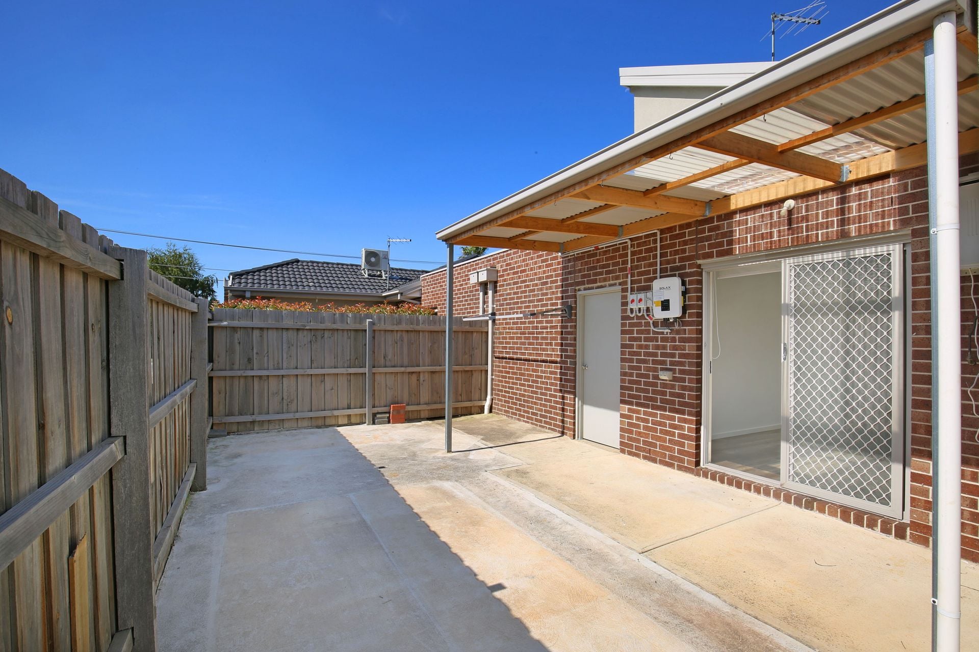 As New Unit in Great Location!