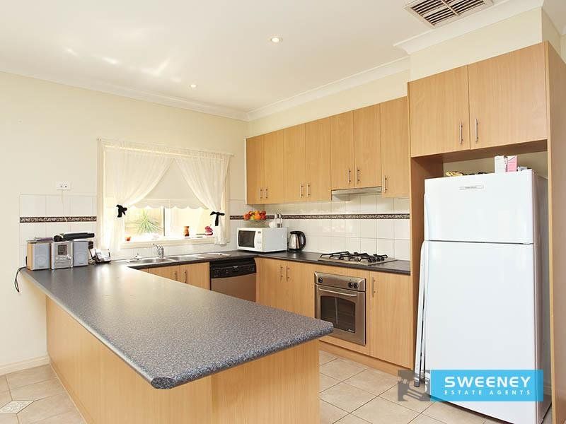 11 Catalina Court, Point Cook - Thumbnail 4