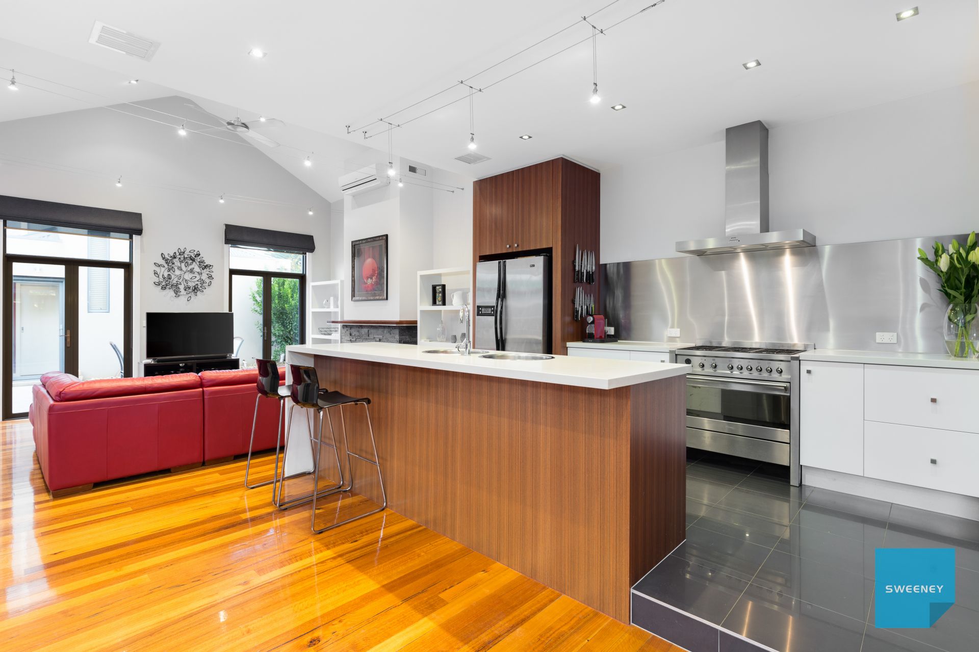 12 Great Barr Crescent, Caroline Springs - Thumbnail 3