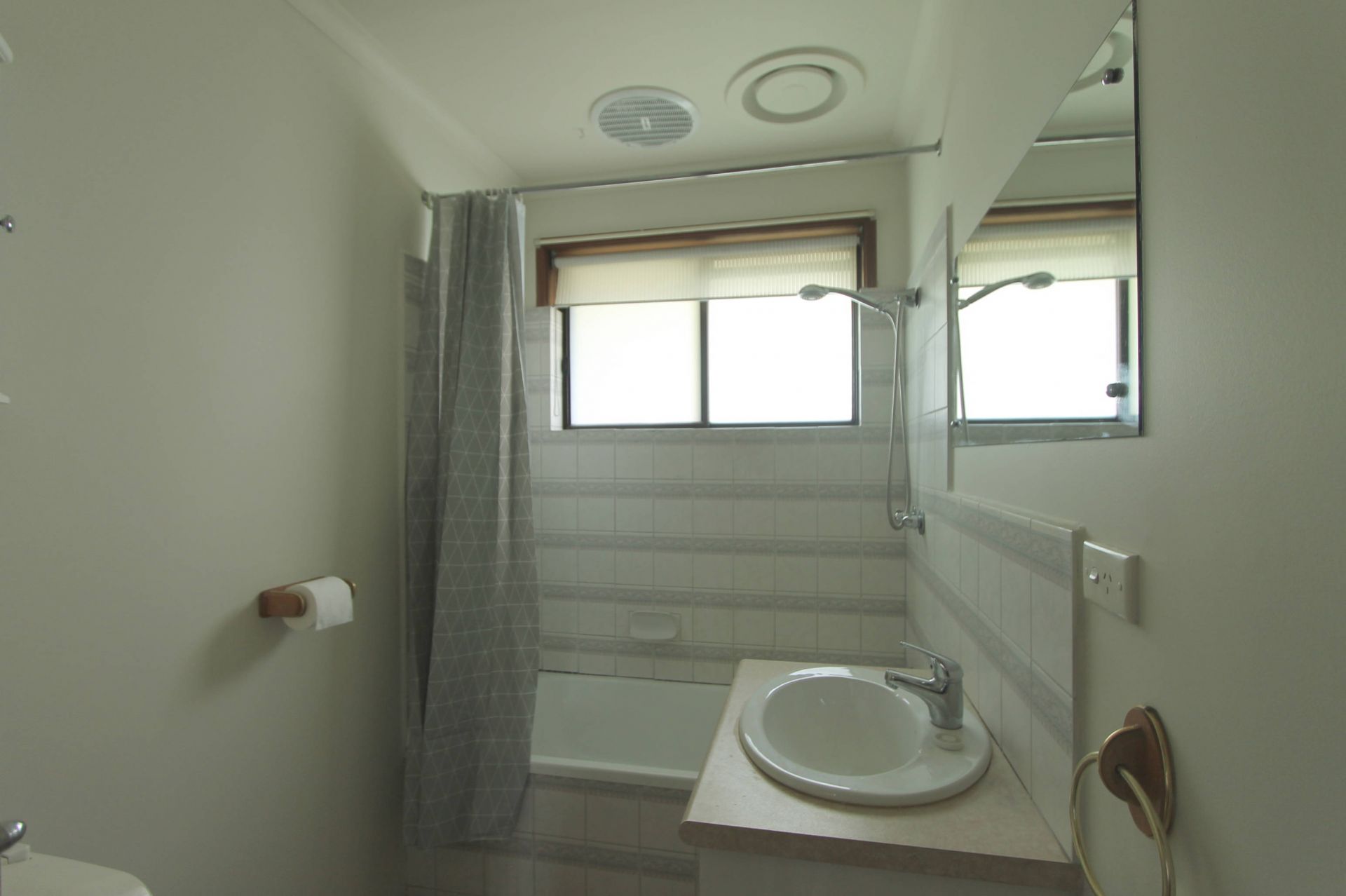 AFFORDABLE COMFORT IN GREAT LOCATION!!!