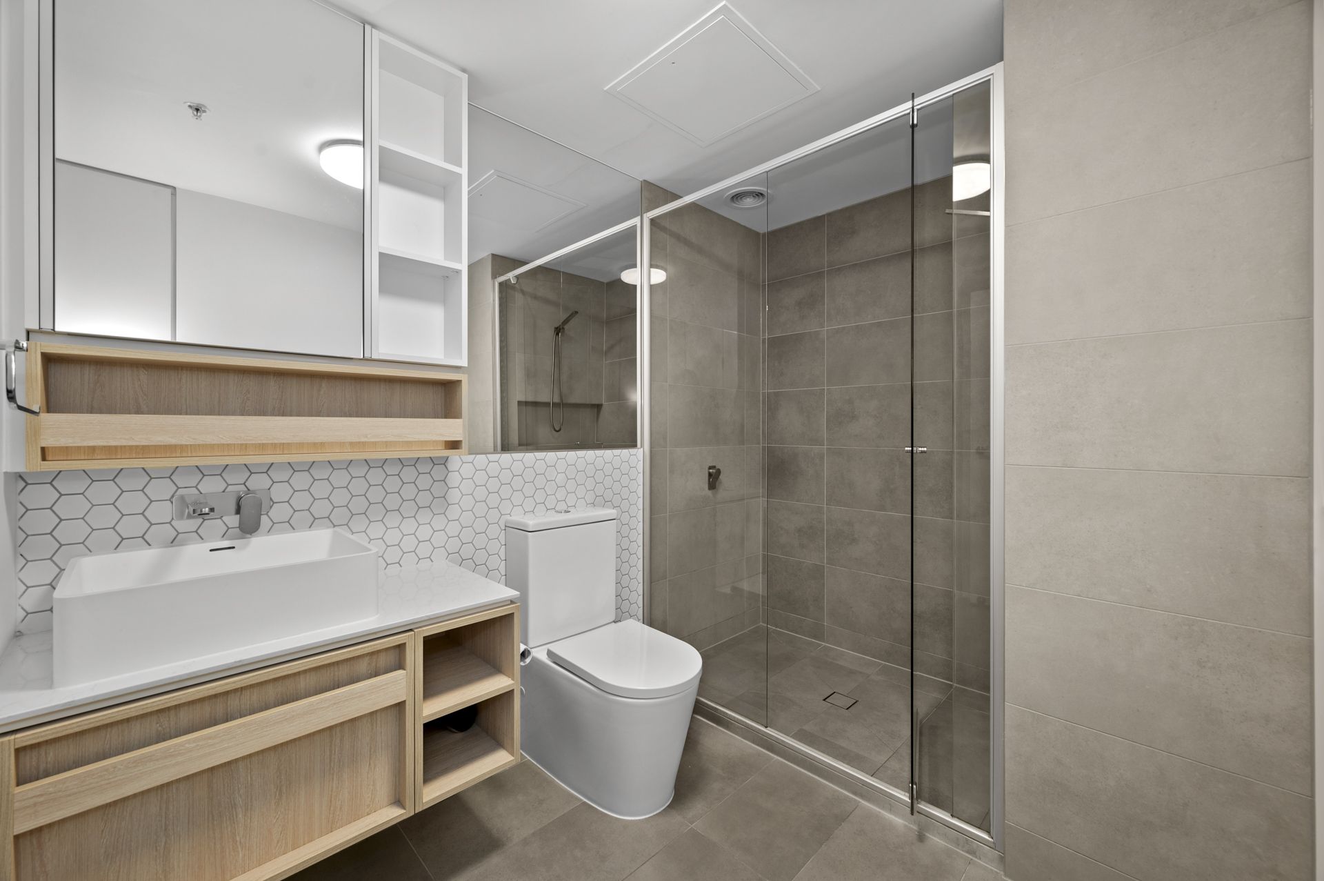 Spacious Apartment with Exclusive Amenities!