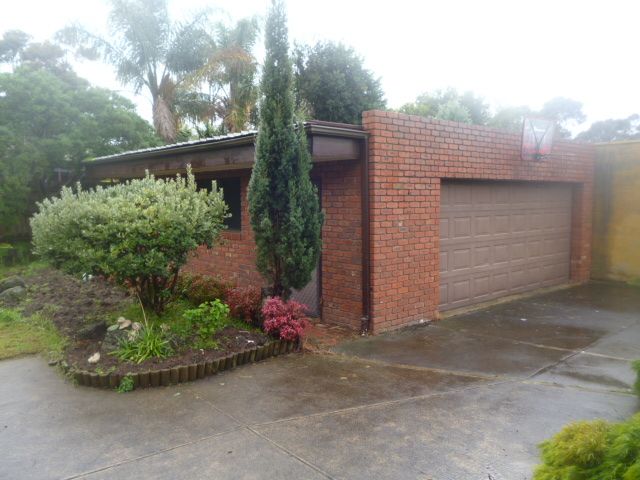 SPACIOUS FAMILY HOME! CLOSE TO TRANSPORT AND ALL AMENITIES!