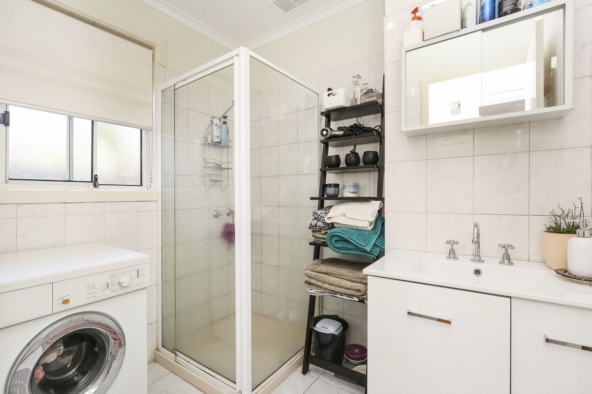 Refurbished Unit In The Heart Of Thornbury