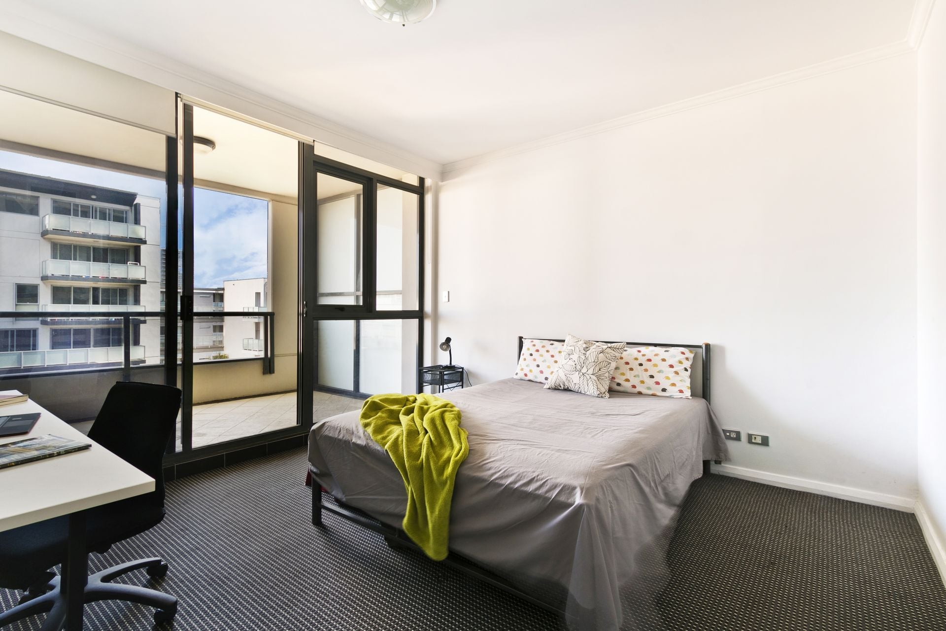 137/10 Lachlan Street, Waterloo, Waterloo - Thumbnail 2