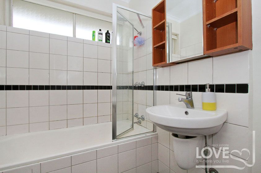 Rejuvenated Low Maintenance Apartment