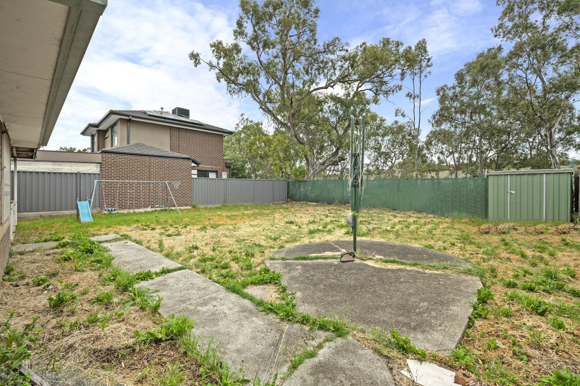 RENOVATE OR RE DEVELOP IN THE THE PARKLANDS ESTATE