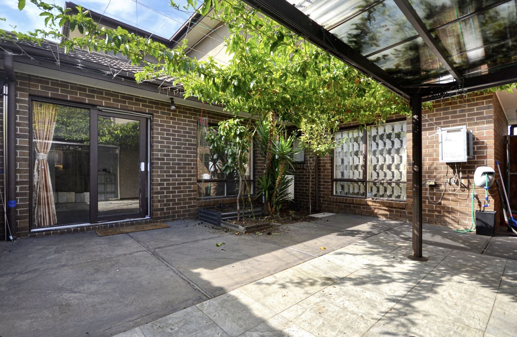 LOVE THE SPACE, LOVE THE LIFESTYLE