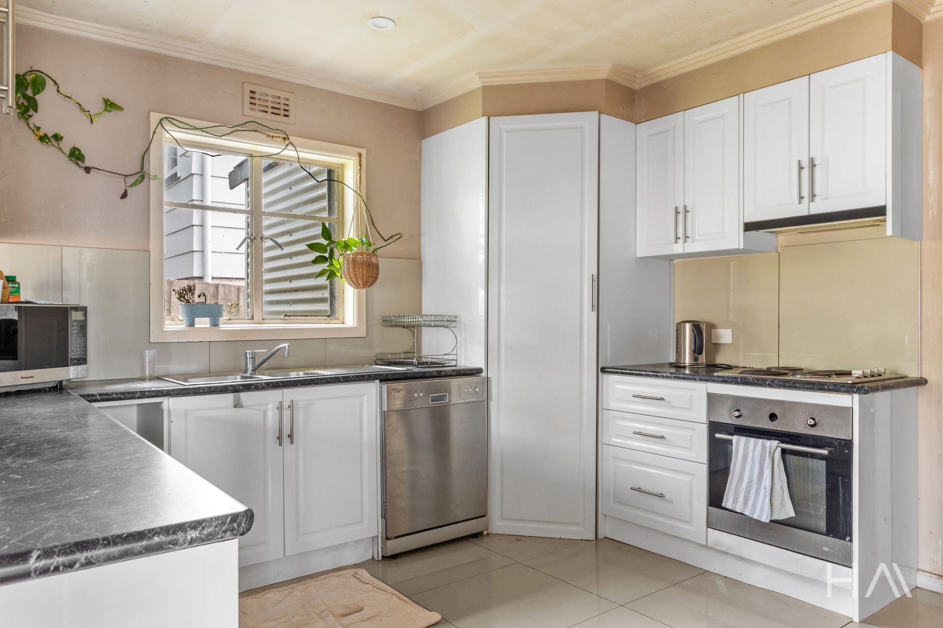 218 West Tamar Road Riverside, Riverside - Thumbnail 3