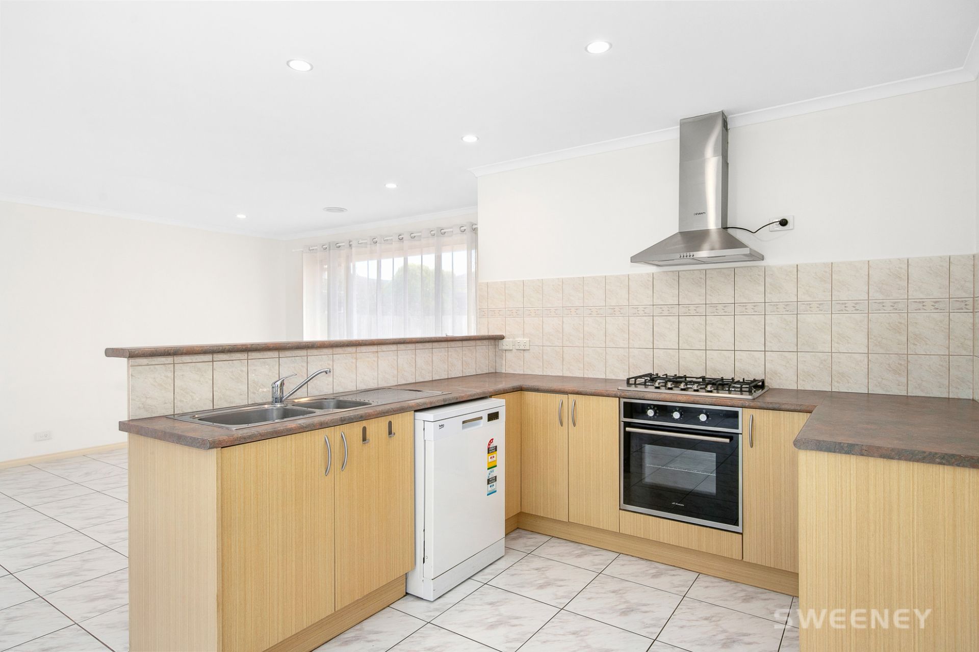 2/23 Tomkin Court, Altona Meadows - Thumbnail 4