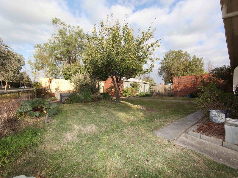 52 Schotters Rd MERNDA, Mernda - Thumbnail 2