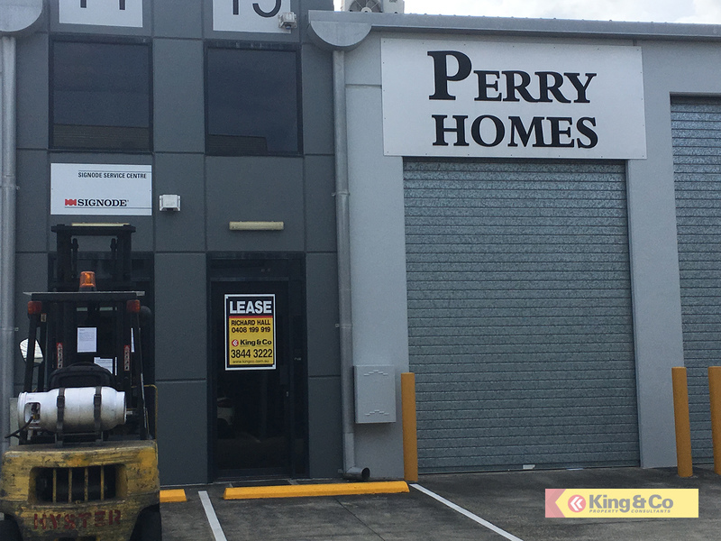 CENTRALLY LOCATED WORKSTORE