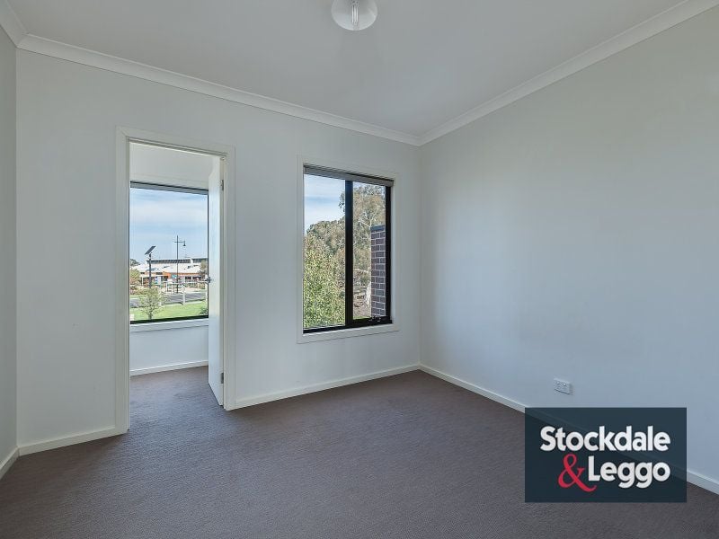35 Pasture Crescent MERNDA, Mernda - Thumbnail 6