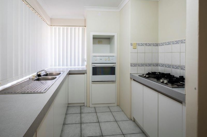 Real Estate For Lease 4/76 Clydesdale Street Como , WA