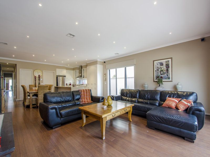 28 Seaview Crescent, Seaholme - Thumbnail 7