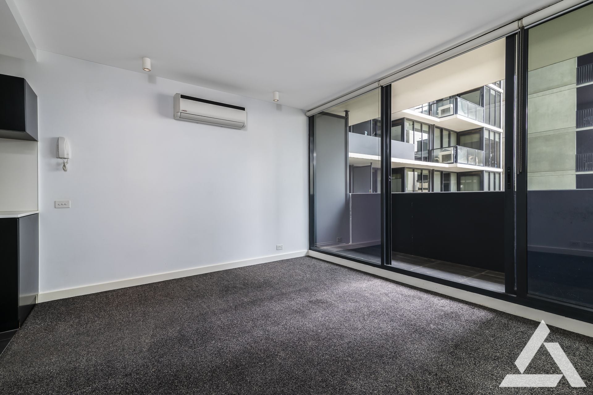 815/39 Coventry Street Southbank, Southbank - Thumbnail 4