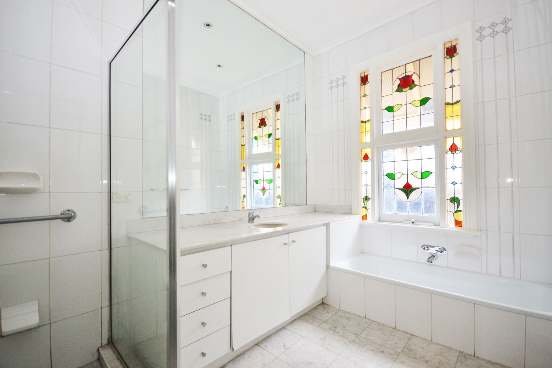 CLASSIC TIMELESS BEAUTY MATCHED WITH A FIRST CLASS LOCATION
