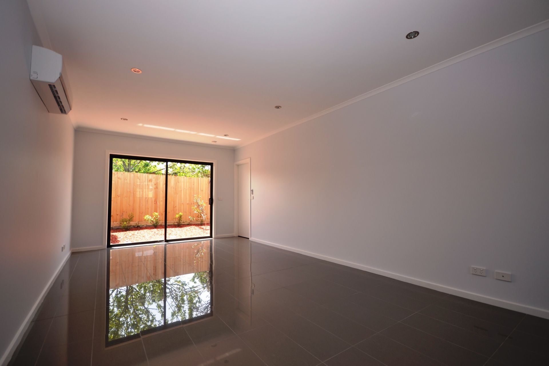 SPACIOUS AND LIGHT FILLED LIVING