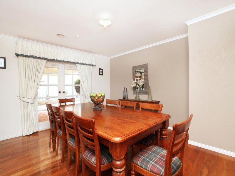 10 Mokoan Close, Caroline Springs - Thumbnail 5