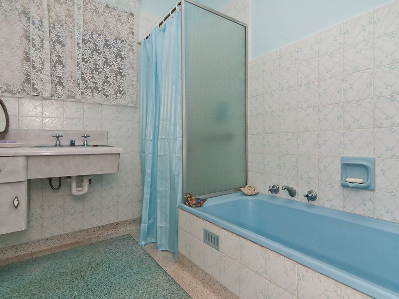 2A Fifth Avenue Semaphore Park 5019