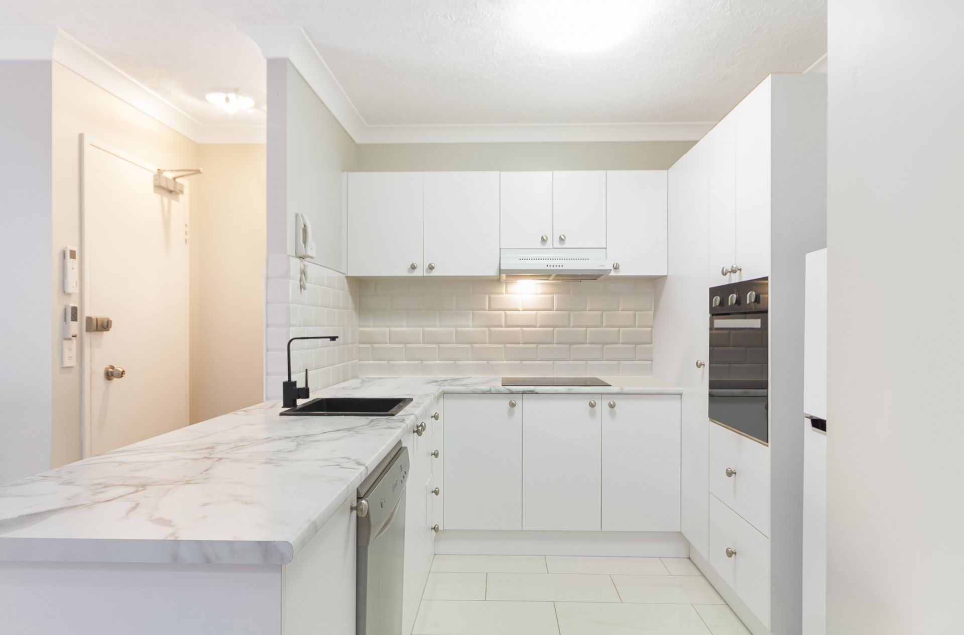 6/27-29 Dutton Street Coolangatta QLD, Coolangatta - Thumbnail 4