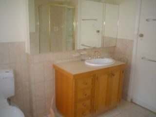 Perfect Location! 2 Bedroom in heart of Ivanhoe