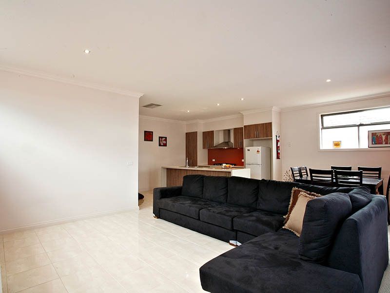 19 Cobb Street SOUTH MORANG, South Morang - Thumbnail 6