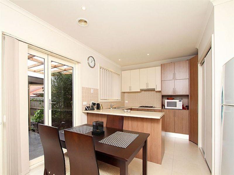 Immaculate Townhouse In Great Location! *APPLICATION PENDING*