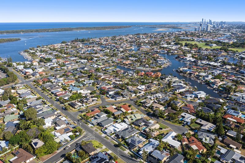72 Poinsettia Avenue, Runaway Bay - Thumbnail 4