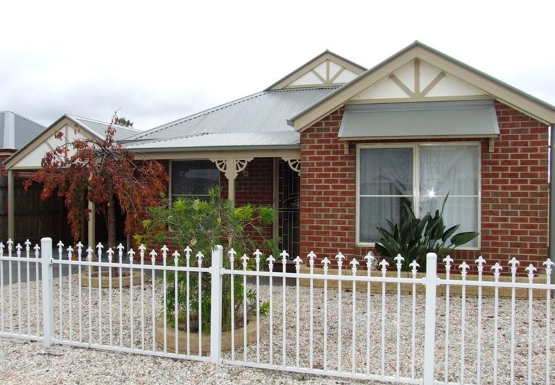 2 Guy Place, Bacchus Marsh - Thumbnail 2