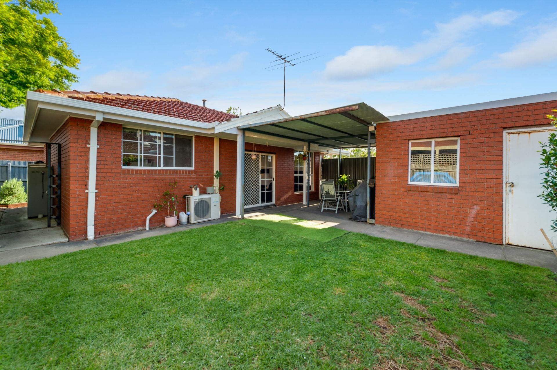 14 Holloway Street, Newport - Thumbnail 3