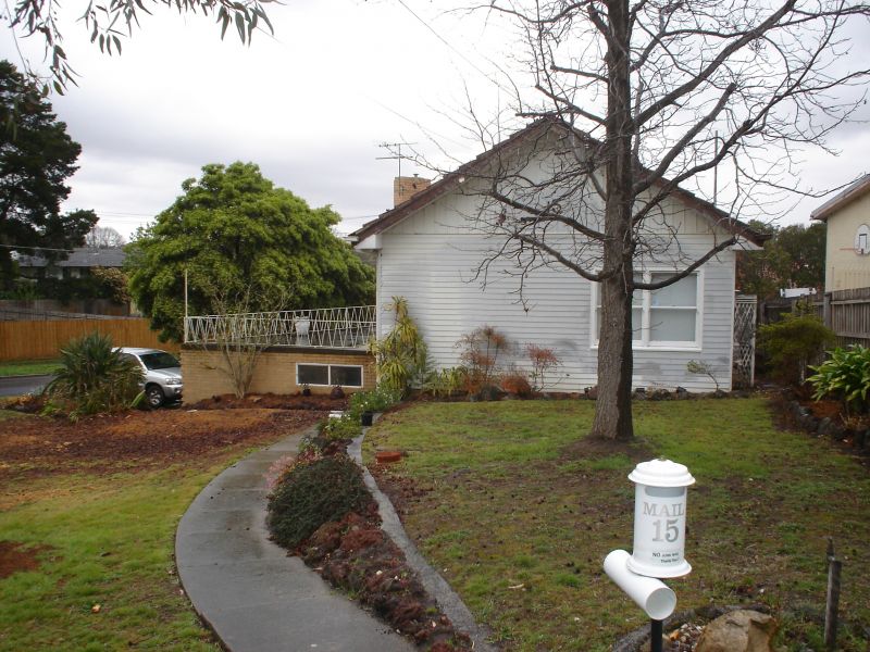 15 Alfreda Avenue, Rosanna