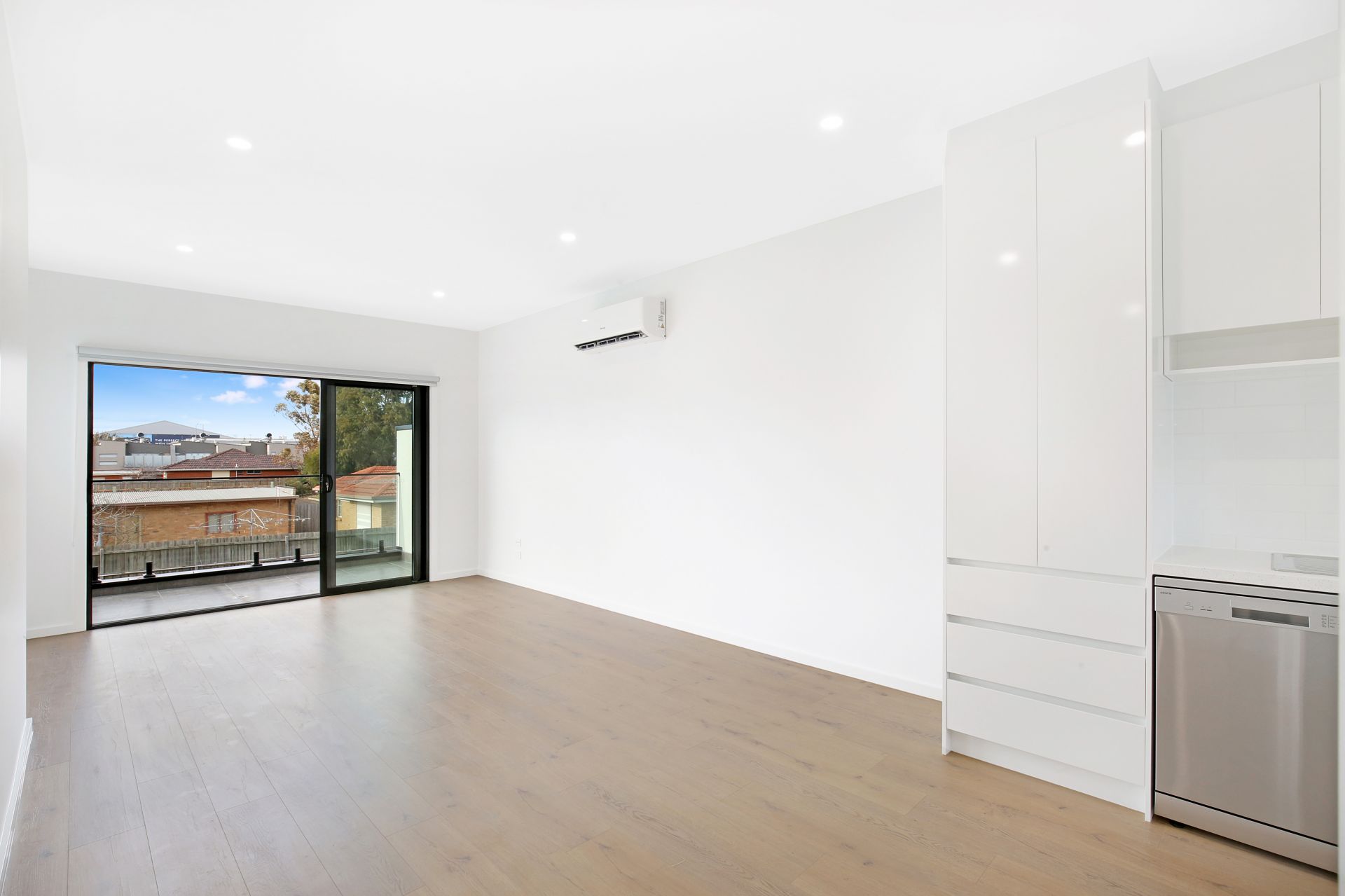 Live in Style: Modern Townhouses Designed for Comfort and Luxury
