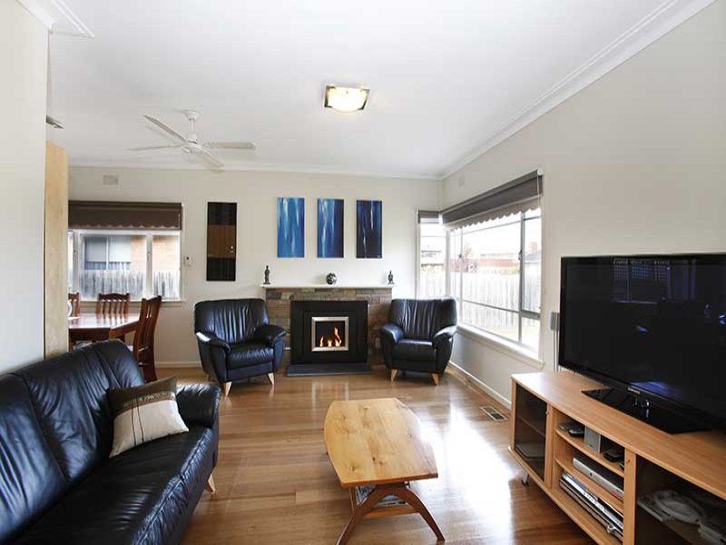 10 Chifley Avenue, Altona - Thumbnail 3
