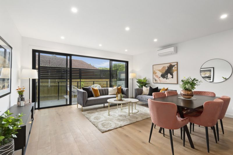1 and 3/760 Elgar Road, Doncaster - Thumbnail 2