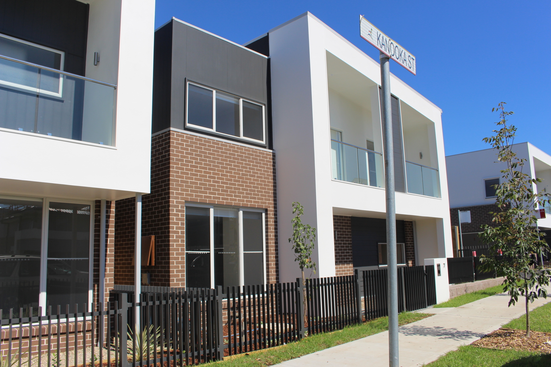 Denham Court 7 Kanooka Street House For Lease 4853438