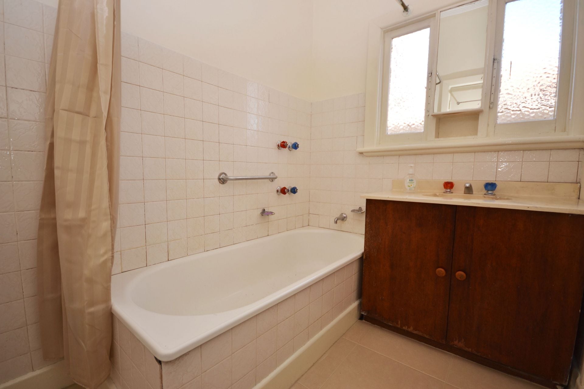 SUPERBLY SITUATED FOR SUPERB LIVING
