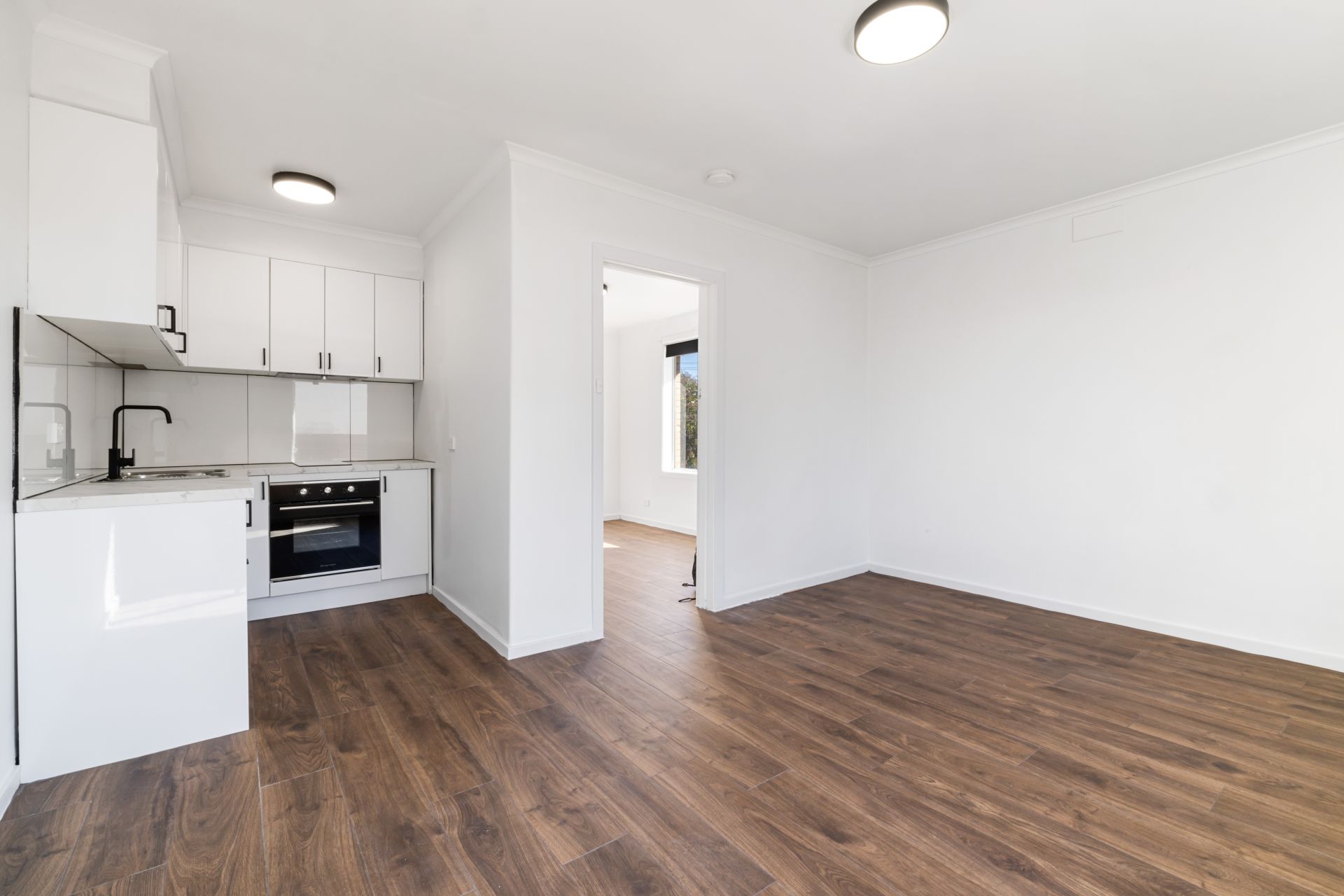 Beautifully Renovated Apartment in the Heart of Thornbury