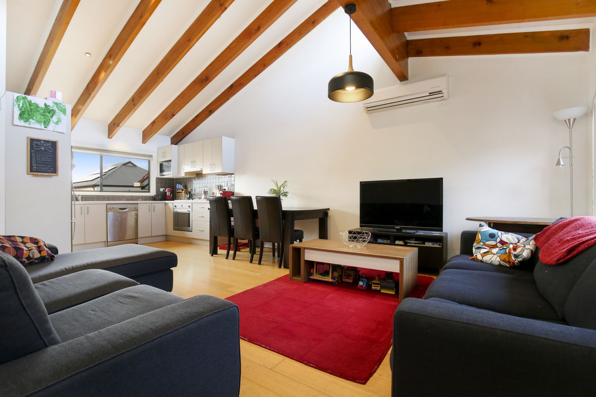 Light & Bright 2 Bedroom Townhouse